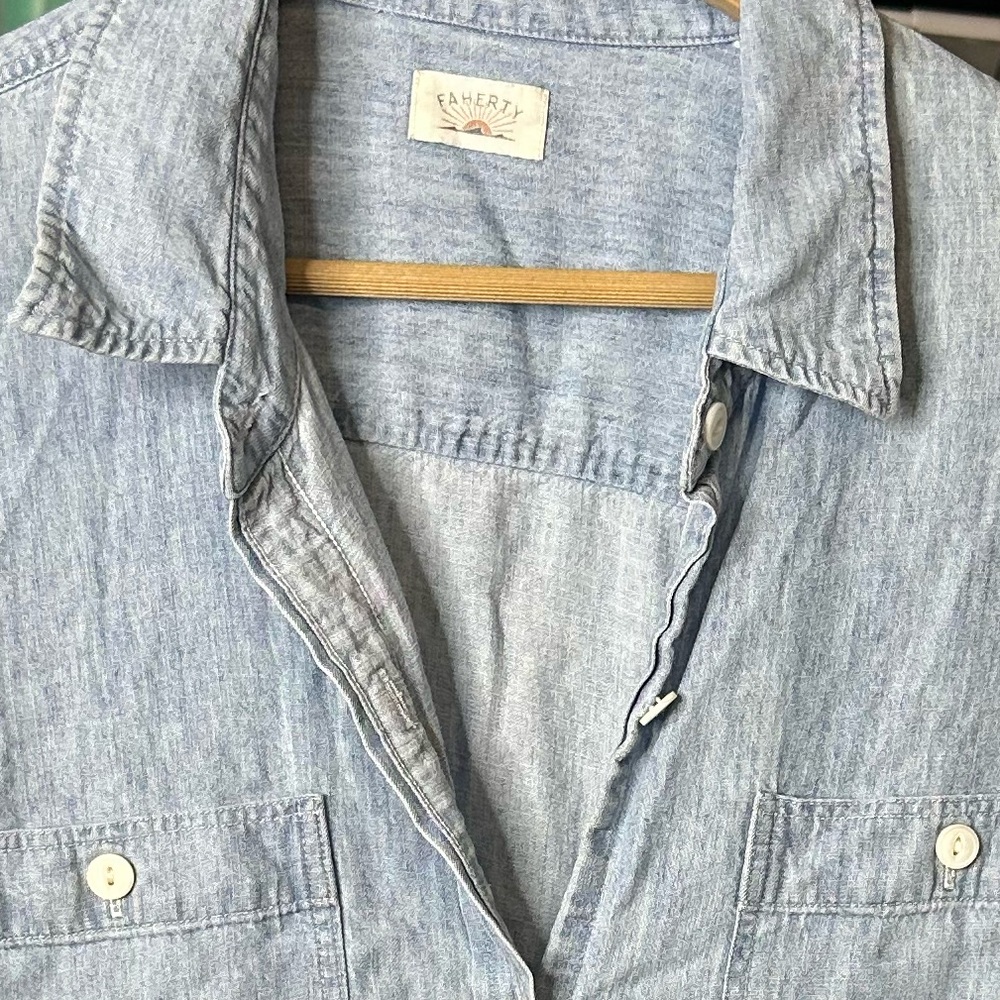Faherty | Mid Wash Tencel Linen Chambray Button Down | Relaxed Fit | L - Picture 7 of 7